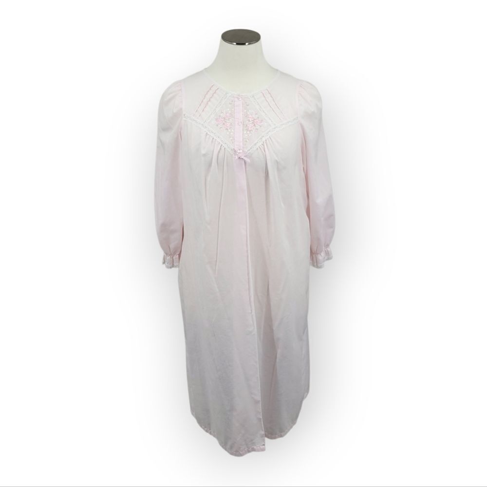 Sears Vintage Light House Dress or Robe Light Pink Floral Embroidered Lace